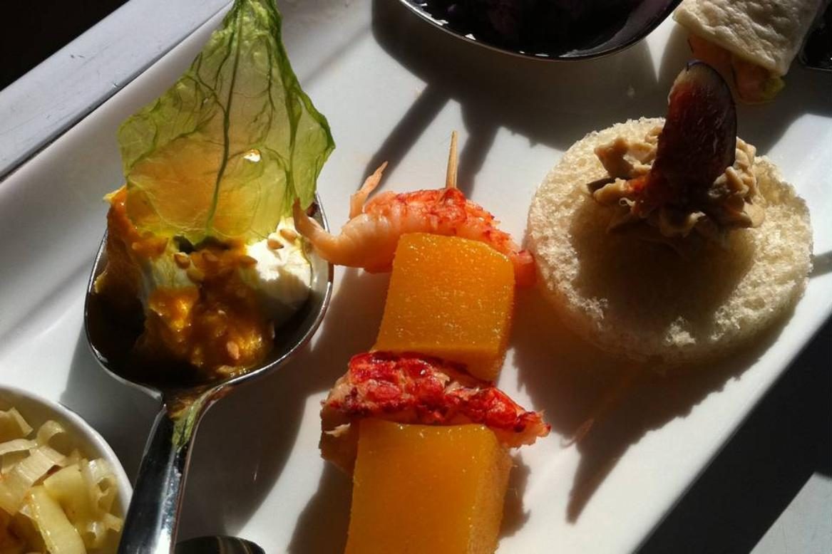 Pièces cocktail raffinées : cuillères, canapés et verrines
